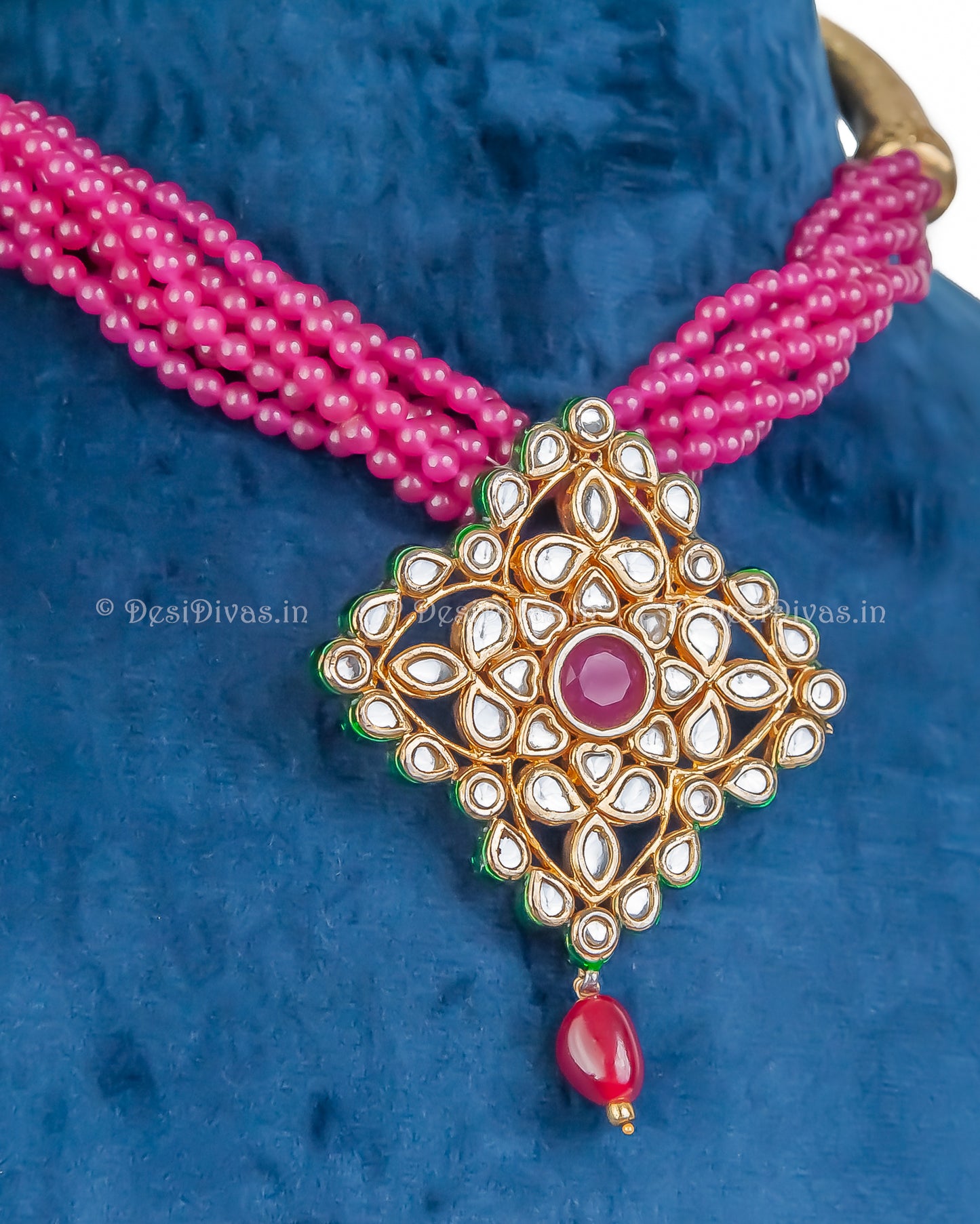 Hasli Style Kundan Necklace Set