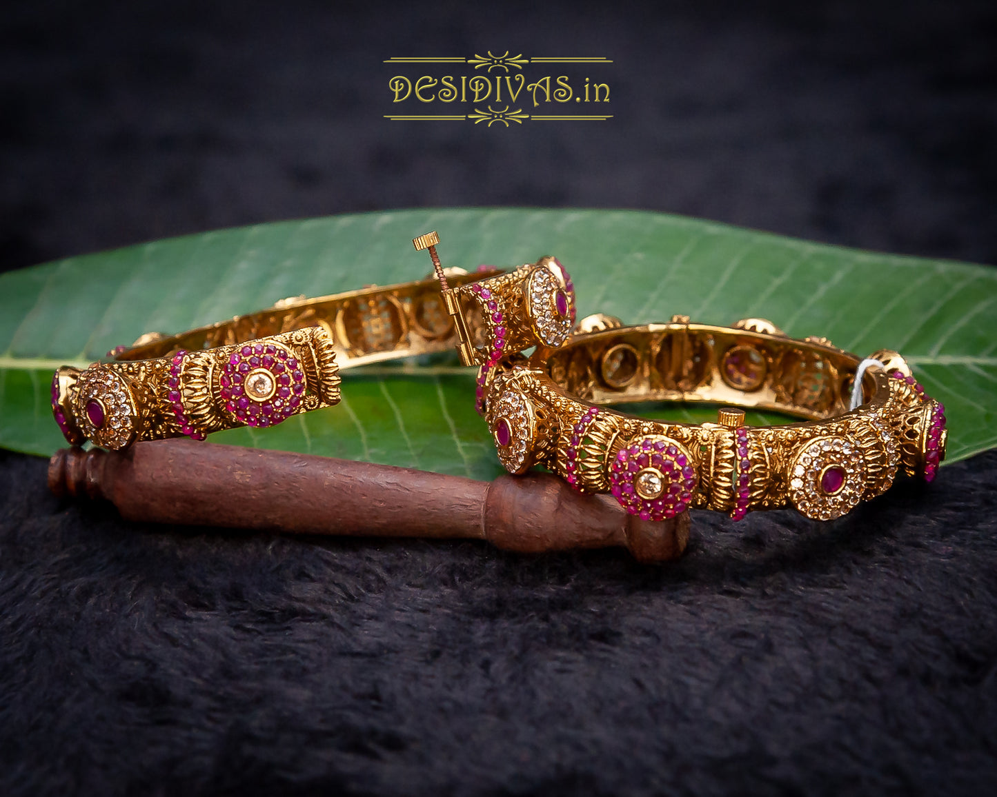 Traditional Padmavati Rajwadi Kada Bangle